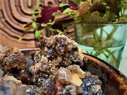 Sweet Black Dhofari Frankincense - Cloves, Anise, Cola - Boswellia sacra Incense Resin