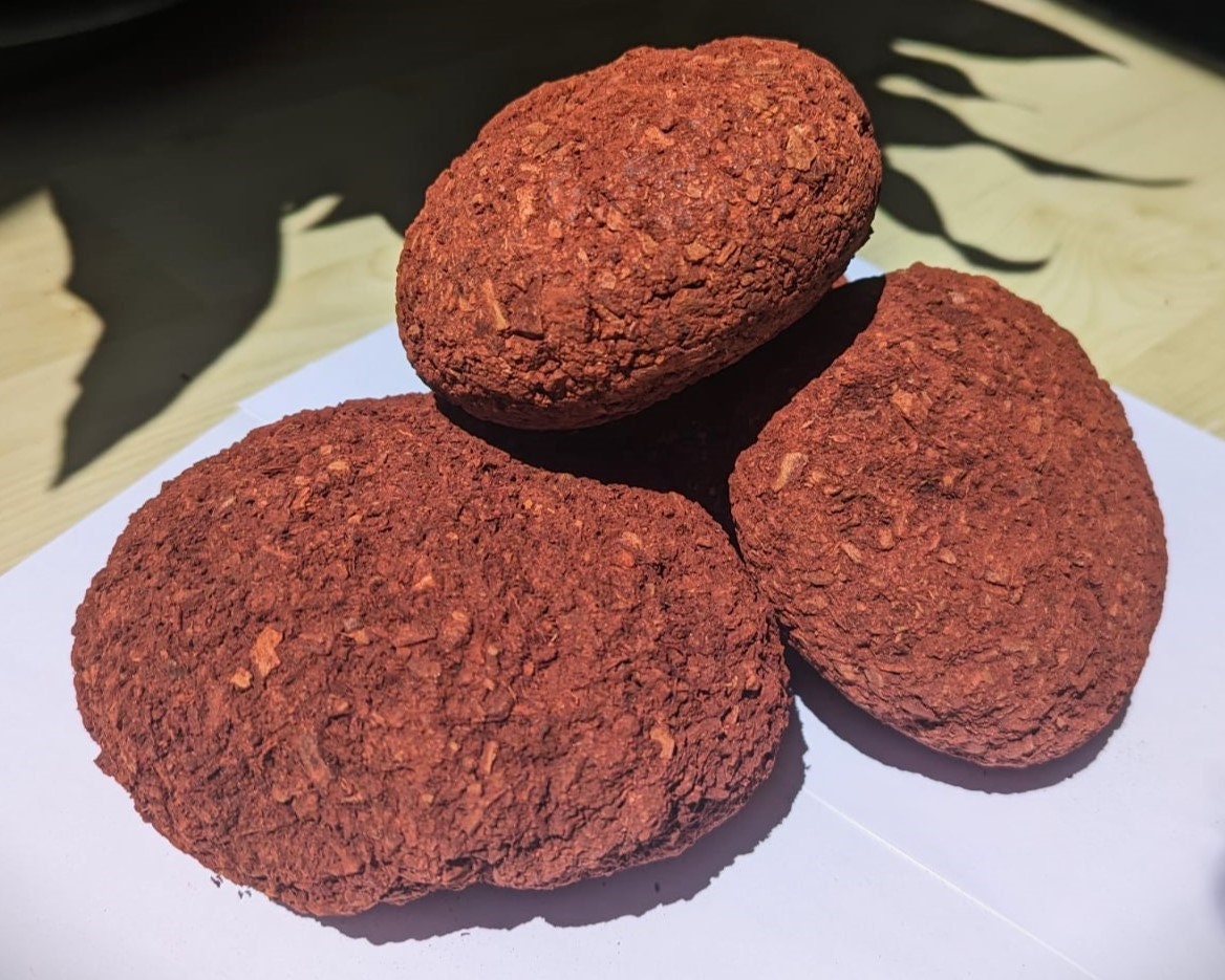 TRADITIONAL DRAGONS BLOOD - Handrolled Wholesale - Dracaena cinnabari - Socotran Incense Resin