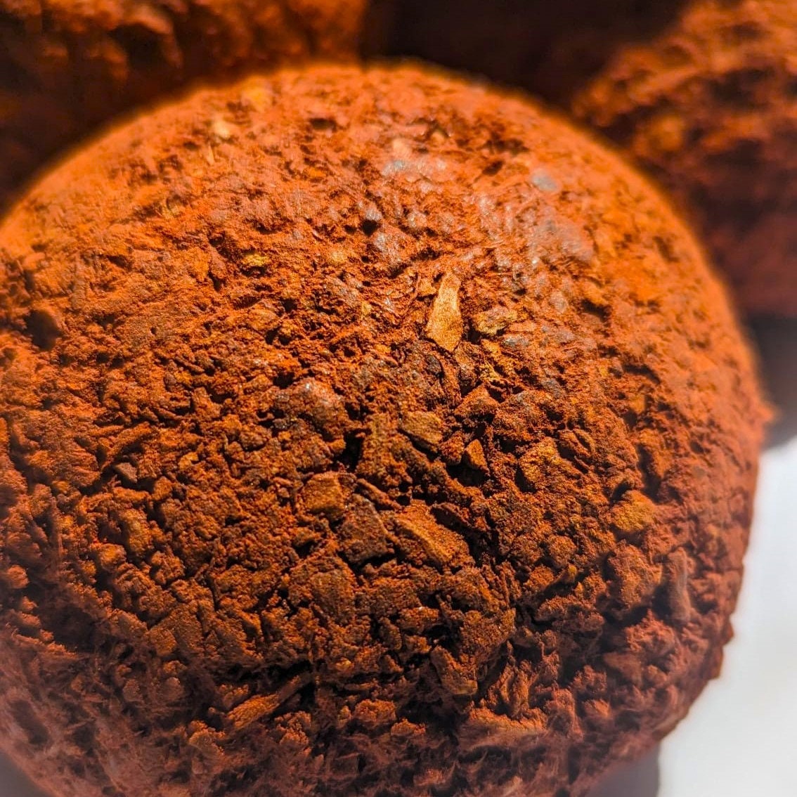 TRADITIONAL DRAGONS BLOOD - Handrolled Wholesale - Dracaena cinnabari - Socotran Incense Resin