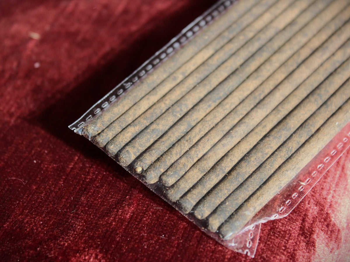 VETIVER - Hand rolled incense sticks from the Himalayas