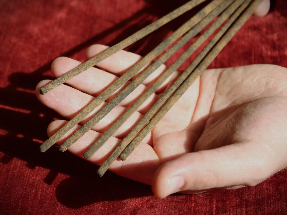 VETIVER - Hand rolled incense sticks from the Himalayas